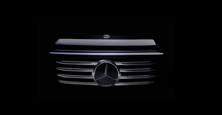 Это новый «Гелендваген» с ДВС. Первое видео содержит важные характеристики и показывает части Mercedes-Benz G-класса